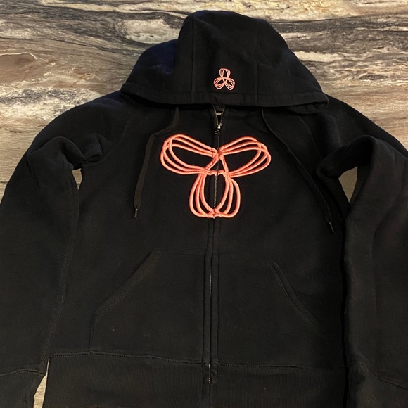 Aritiza Sweaters - Picture 3 of 7